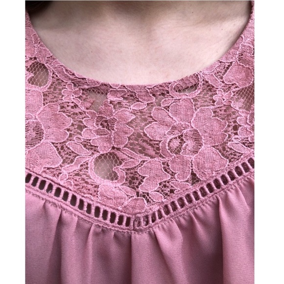 (Like New) blush pink blouse w/ lace detail - Picture 4 of 4